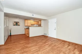 Photo #2: 41055185 Listing 