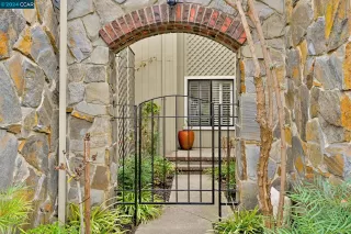 Photo #2: 41055189 Listing