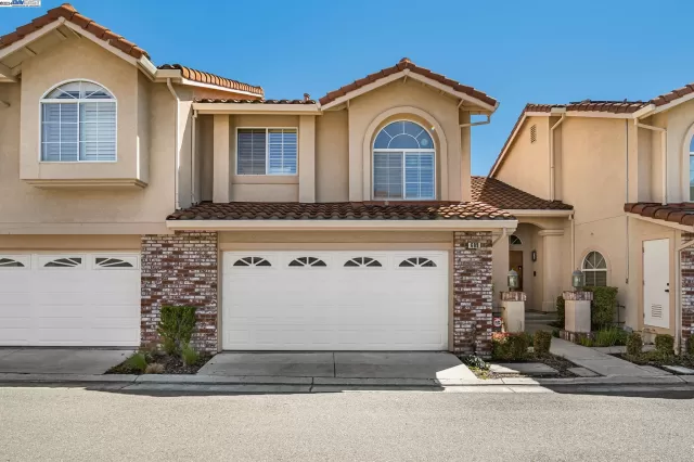 MLS: 41055198 Condo For Sale