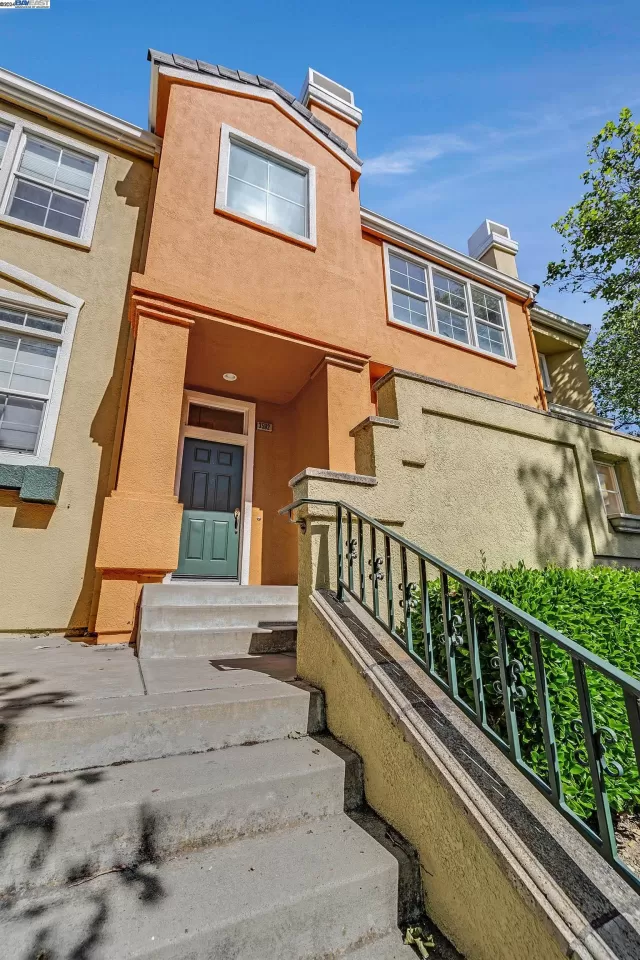 MLS: 41055318 Condo For Sale