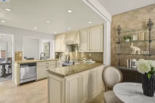 Photo #6: 41055368 Listing