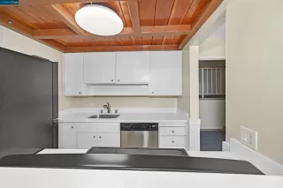 Photo #1: 41055396 Listing 