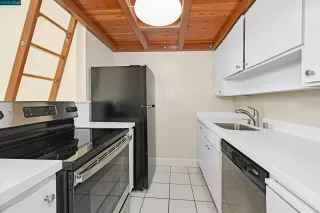 Photo #2: 41055396 Listing 