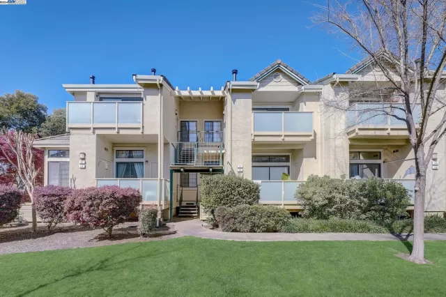 MLS: 41055409 Condo For Sale