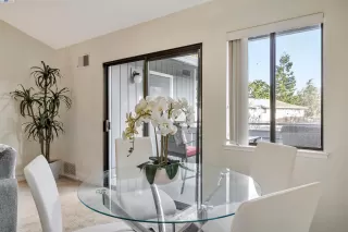 Photo #6: 41055418 Listing