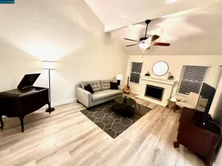 Photo #4: 41055840 Listing