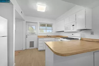 Photo #6: 41055909 Listing