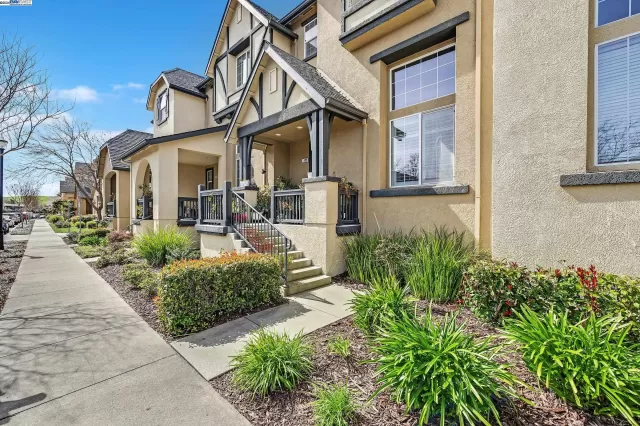 MLS: 41055956 Condo For Sale