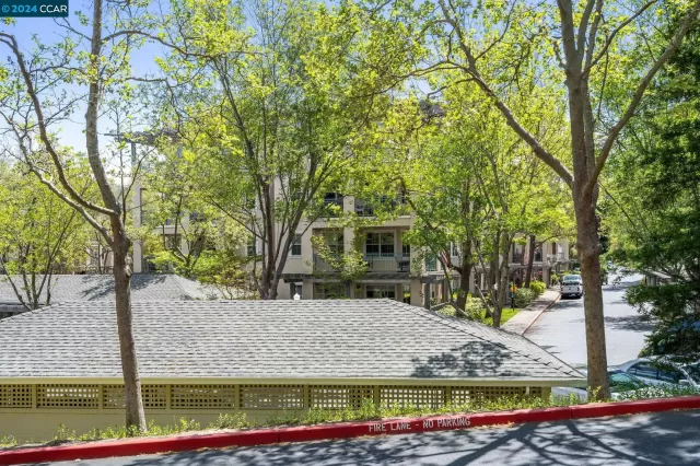 MLS: 41056034 Condo For Sale