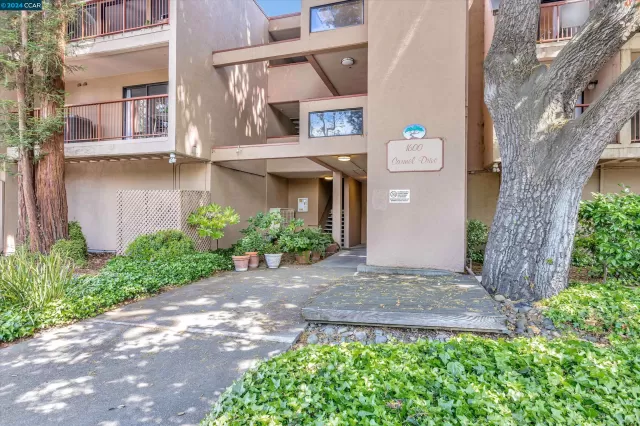 MLS: 41056183 Condo For Sale