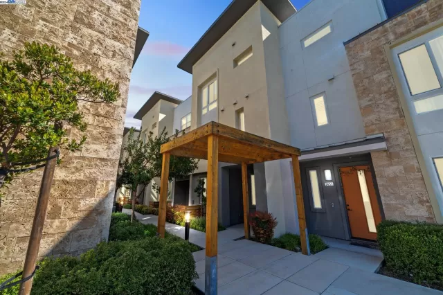 MLS: 41056235 Condo For Sale