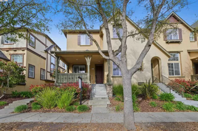 MLS: 41056515 Condo For Sale