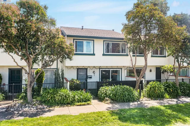 MLS: 41056557 Condo For Sale