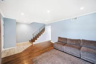 Photo #6: 41056557 Listing