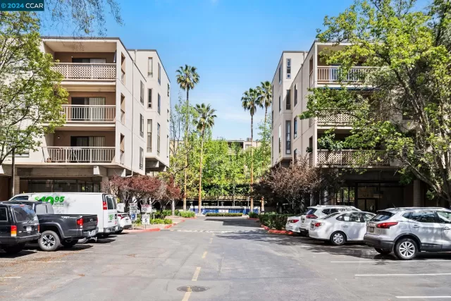 MLS: 41056629 Condo For Sale