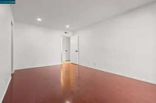 Photo #5: 41056629 Listing 