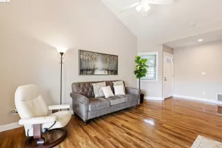 Photo #5: 41056655 Listing