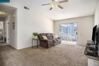 Photo #2: 41056698 Listing