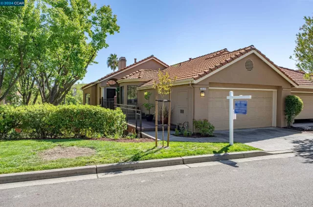 MLS: 41056764 Condo For Sale