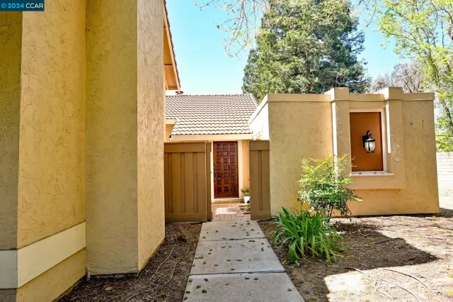 MLS: 41056810 Condo For Sale