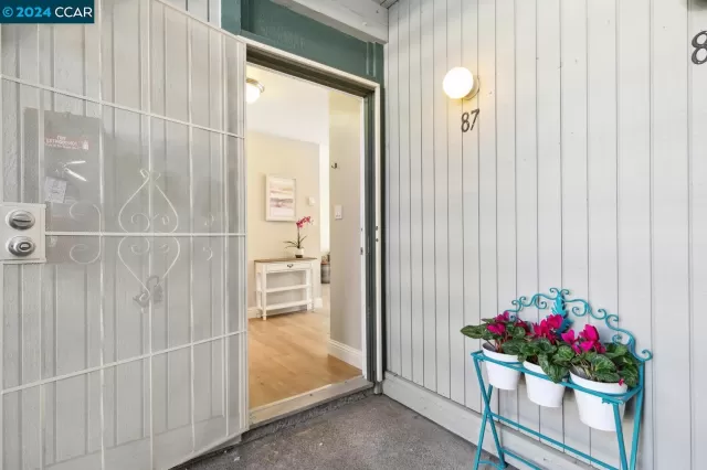 MLS: 41056882 Condo For Sale