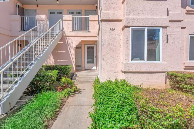 MLS: 41057092 Condo For Sale