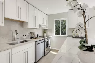 Photo #5: 41057179 Listing