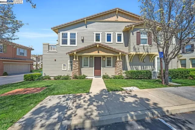 MLS: 41057194 Condo For Sale