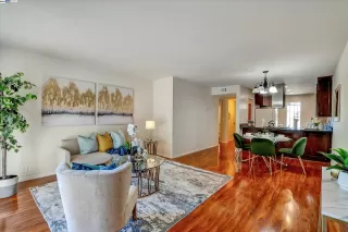 Photo #5: 41057218 Listing 