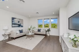 Photo #2: 41057335 Listing 