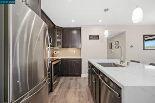 Photo #2: 41057378 Listing 