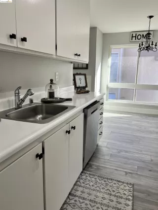 Photo #5: 41057445 Listing