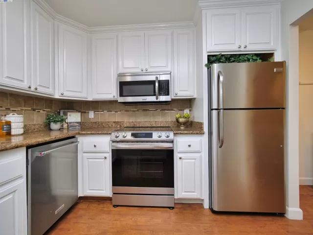 MLS: 41057471 Condo For Sale