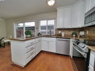 Photo #2: 41057471 Listing 