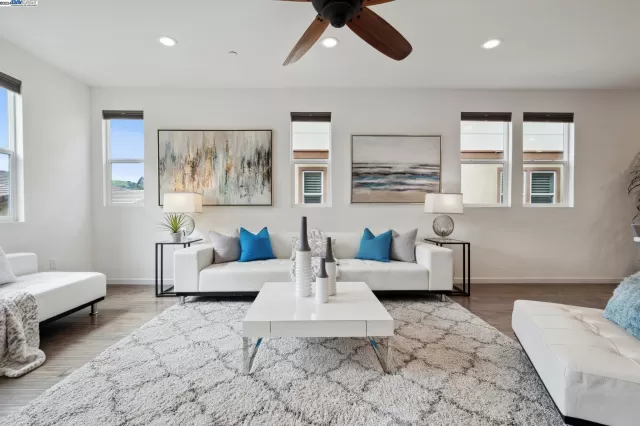 MLS: 41057506 Condo For Sale