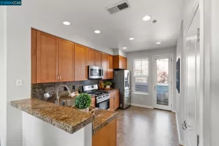 Photo #6: 41057546 Listing