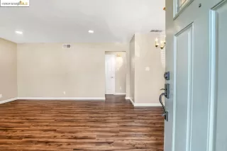 Photo #6: 41057592 Listing