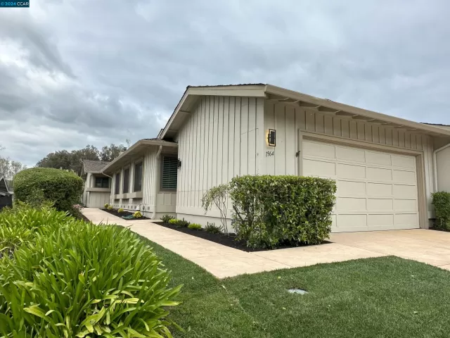 MLS: 41057643 Condo For Sale