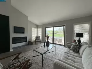 Photo #2: 41057643 Listing