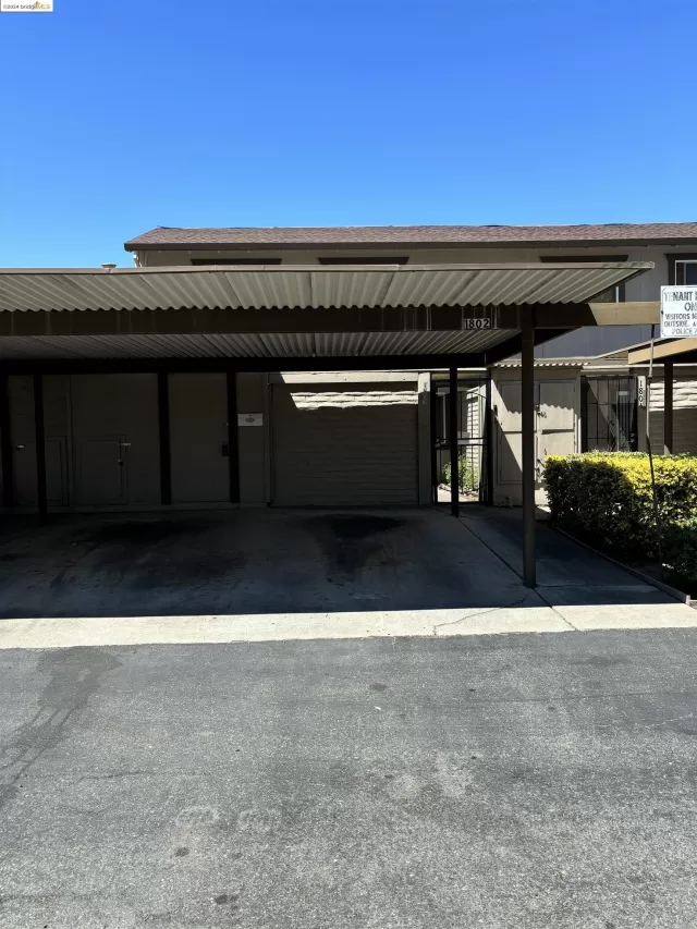 MLS: 41057944 Condo For Sale