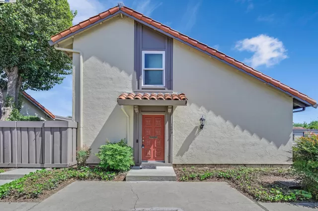 MLS: 41057959 Condo For Sale