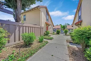 Photo #4: 41057959 Listing