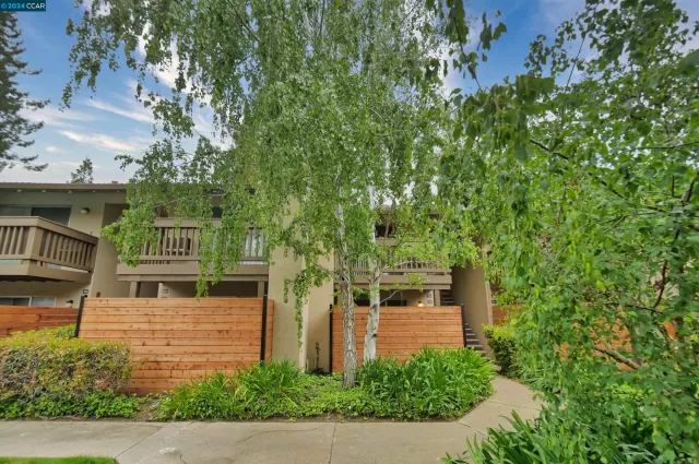 MLS: 41058319 Condo For Sale