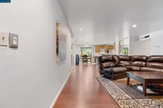 Photo #2: 41058551 Listing