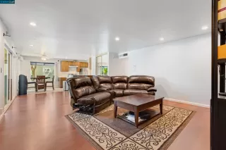 Photo #3: 41058551 Listing