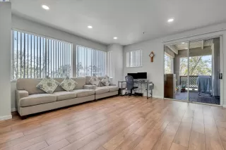 Photo #6: 41058557 Listing