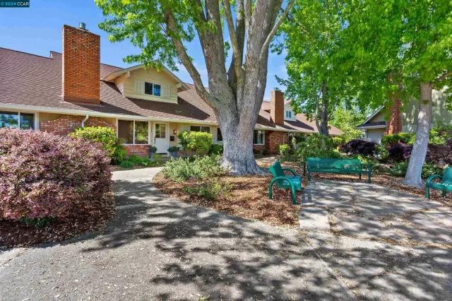 MLS: 41058596 Condo For Sale