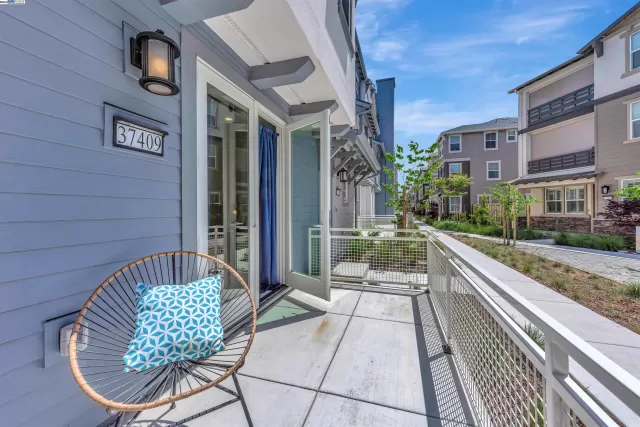 MLS: 41058642 Condo For Sale