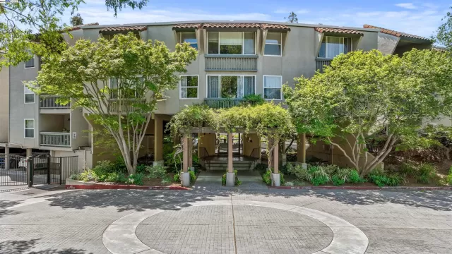 MLS: 41058688 Condo For Sale