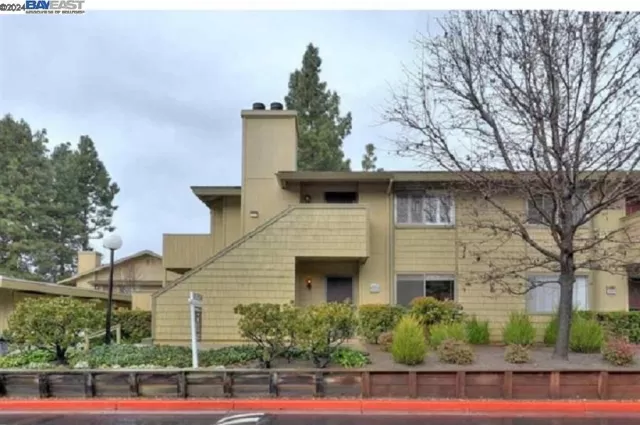 MLS: 41058728 Condo For Sale